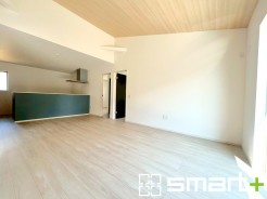 ～日当り良好のＬＤＫ～
・穏やかな陽だまりに包まれる居心地の良いＬＤＫは、ご家族が自然と集まる憩いのスペースに。
・柔らかみのあるナチュラルカラーで、家具やカーテンの色も選びやすいです。