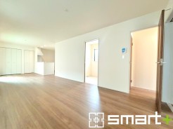 ～穏やかな陽の入るＬＤＫ～
・穏やかな陽だまりに包まれる居心地の良いＬＤＫは、ご家族が自然と集まる憩いのスペースに。
・料理と洗濯、片付けなど並行して家事を進める時に便利な回遊動線。
