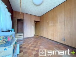 ～自然な風合いの洋室～
・ナチュラルな色彩で纏められた洋室は家具のコーディネートもしやすくなっております。
・どんな家具にするか考えるだけでも楽しくなってきますね。
