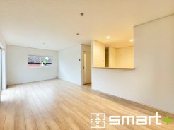 ～家具の配置がしやすい間取～
・ＬＤＫはリビングとダイニングの境目が分かりやすくなっており、家具の配置がしやすい造り。
・どんなインテリアにするか考えるだけでも楽しくなりますね。
(１号棟)