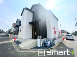 ～モノトーンでシンプルカラーの外観～
・モノトーンでまとめられた外観はシンプルながらスタイリッシュでおしゃれな仕上がりになります。
・使用する色味が少なく落ち着いた雰囲気で高級感も感じられますね。
