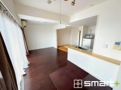 ～ナチュラルな色彩のＬＤＫ～
・自然な風合いの色味で纏められたＬＤＫは家具のコーディネートもしやすくなっております。
・どんなインテリアにするか、考えるだけでも楽しくなりますね。
