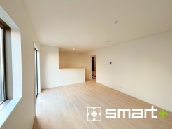 ～オプション施行もお任せください～
・フローリングの変色など劣化を軽減し、水をこぼした場合などにも防いでくれるフロアコーテイングが人気となっております。
・オプション施行もお任せください。
