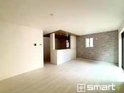 ～余裕の空間が広がるＬＤＫ～
・１６帖あるＬＤＫはご家族団らんのお時間を余裕の広さで演出してくれます。
・ご内覧の際は家具の配置などもイメージしながらご覧くださいませ。
(２号棟)