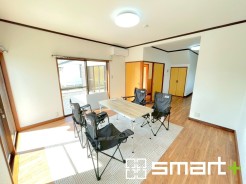 ～ナチュラルな色彩のＬＤＫ～
・自然な風合いの色味で纏められたＬＤＫは家具のコーディネートもしやすくなっております。
・どんなインテリアにするか、考えるだけでも楽しくなりますね。
