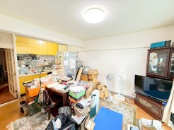 ～ナチュラルな色彩のＬＤＫ～
・自然な風合いの色味で纏められたＬＤＫは家具のコーディネートもしやすくなっております。
・どんなインテリアにするか、考えるだけでも楽しくなりますね。
