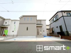 ～お問合せはお気軽に～
・お仕事帰りの遅い時間や短時間のご案内、不動産会社に休みの多い水曜日などでもご対応可能です。
・ぜひお気軽にお問合せくださいませ。お待ちしております！
（Ａ号棟）