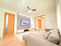 ～余裕の空間が広がるＬＤＫ～
・18.75帖あるＬＤＫはご家族団らんのお時間を余裕の広さで演出してくれます。
・ご内覧の際は家具の配置などもイメージしながらご覧くださいませ。
