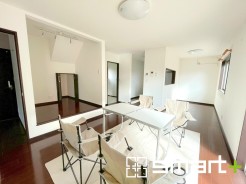 ～ナチュラルな色彩のＬＤＫ～
・自然な風合いの色味で纏められたＬＤＫは家具のコーディネートもしやすくなっております。
・どんなインテリアにするか、考えるだけでも楽しくなりますね。
