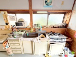 ～水周りのリフォームもお任せください～
・キッチンリフォームの場合、キッチン全体の交換はもちろん、水栓やコンロ、換気扇のみの変更なども人気がございます。
・リフォームもぜひご相談ください。
