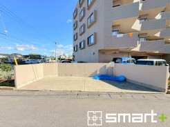 ～堂々とした大型のマンション～
・総戸数の多い大型のマンションですので、外観の迫力もあり誇りに思えるようなお住まいとなっております。
・ぜひ現地でご体感くださいませ。
