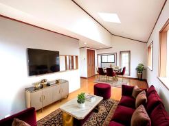 ～天井高で余裕の空間が広がるＬＤＫ～
・天井高で贅沢な空間が広がるＬＤＫはご家族団らんのお時間を余裕の広さで演出してくれます。
・ご内覧の際は家具の配置などもイメージしながらご覧くださいませ。
