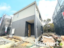 ～ご家族を守る「耐震等級３」～
・住宅性能評価において「耐震等級３」を取得。地震に強い家であることが証明されております。
・倒壊の恐れが低くなりますので、地震保険が半額になるメリットも。
