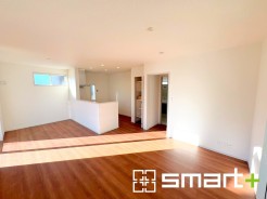 ～穏やかな陽の入るＬＤＫ～
・穏やかな陽だまりに包まれる居心地の良いＬＤＫは、ご家族が自然と集まる憩いのスペースに。
・出来立てのお料理を運ぶのにも後片付けもラクラクのカウンターキッチン。