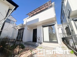 ～綺麗にお使いの外観～
・外観も綺麗にお使いなので、築年数を感じさせない見た目となっております。
・外壁や屋根のリフォームなどをお考えの方もお気軽にご相談くださいませ。
