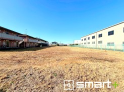 ～2,354平米の広大な土地が出ました～
・保育園・小学校・商業施設が徒歩13分圏内の立地です！
・ご見学時に周辺環境も併せてご案内させていただきますので、お気軽にご相談ください。
