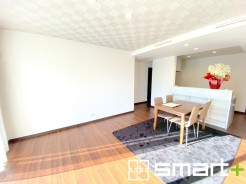 ～ナチュラルな色彩のＬＤＫ～
・自然な風合いの色味で纏められたＬＤＫは家具のコーディネートもしやすくなっております。
・どんなインテリアにするか、考えるだけでも楽しくなりますね。
