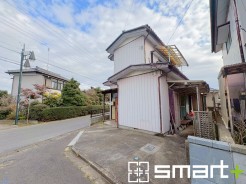 ～閑静な住宅街の立地～
・周辺は閑静な住宅街となっておりますので、静かな暮らしをご実現いただけます。
・前面道路の交通量も多くないので、小さなお子様がいるご家庭でもご安心ですね。
