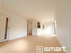 ～家具の配置がしやすい間取～
・ＬＤＫはリビングとダイニングの境目が分かりやすくなっており、家具の配置がしやすい造り。
・どんなインテリアにするか考えるだけでも楽しくなりますね。
(１号棟)