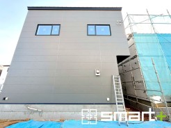 ～モダンな印象を与える外観～
・シックな色彩を採用する事でモダンでお洒落な印象の外観となっております。
・毎日家に帰ってくることが誇らしくなる高級感のある仕様。
