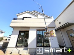 ～完成物件もご案内可能～
・ご案内時には実際の立地に加え、同メーカー・同仕様の完成物件もご案内可能です。
・ぜひ現地と建物をご覧いただき、具体的にイメージしてみてくださいませ。
(２-Ｅ号棟)
