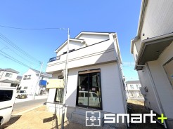 ～ご家族を守る「耐震等級３」～
・住宅性能評価において「耐震等級３」を取得。地震に強い家であることが証明されております。
・倒壊の恐れが低くなりますので、地震保険が半額になるメリットも。
(２-Ｅ号棟)