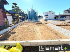 ～ベタ基礎でしっかりとした土台～
・コンクリートの中に鉄筋を配し強度を高めた「ベタ基礎」を採用。
・しっかりとした土台を造ったうえで、その上に建物が築造されていきます。
