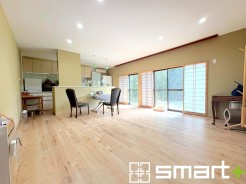 ～余裕の空間が広がるＬＤＫ～
・○帖あるＬＤＫはご家族団らんのお時間を余裕の広さで演出してくれます。
・ご内覧の際は家具の配置などもイメージしながらご覧くださいませ。
