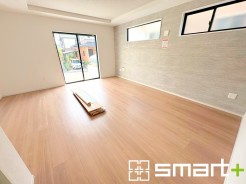 ～余裕の空間が広がるＬＤＫ～
・１９帖あるＬＤＫはご家族団らんのお時間を余裕の広さで演出してくれます。
・ご内覧の際は家具の配置などもイメージしながらご覧くださいませ。(1号棟)

