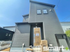 ～ご家族を守る「耐震等級３」～
・住宅性能評価において「耐震等級３」を取得。地震に強い家であることが証明されております。
・倒壊の恐れが低くなりますので、地震保険が半額になるメリットも。
(１号棟)