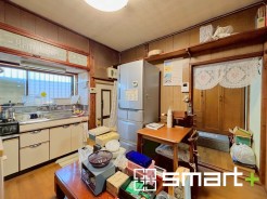 ～ナチュラルな色彩のＤＫ～
・自然な風合いの色味で纏められたＤＫは家具のコーディネートもしやすくなっております。
・どんなインテリアにするか、考えるだけでも楽しくなりますね。
