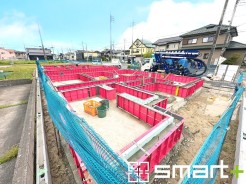 ～ご家族を守る「耐震等級３」～
・住宅性能評価において「耐震等級３」を取得。地震に強い家であることが証明されております。
・倒壊の恐れが低くなりますので、地震保険が半額になるメリットも。
(1号棟)