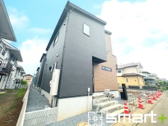 ～完成物件もご案内可能～
・ご案内時には実際の立地に加え、同メーカー・同仕様の完成物件もご案内可能です。
・ぜひ現地と建物をご覧いただき、具体的にイメージしてみてくださいませ。
(１号棟)