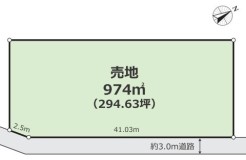 セットバック済になります。
全面道路は現地計測で幅員約４ｍあります。
