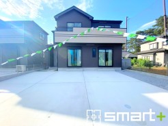 ～モダンな印象を与える外観～
・シックな色彩の２トーンカラーを採用する事でモダンでお洒落な印象の外観となっております。
・毎日家に帰ってくることが誇らしくなる高級感のある仕様。
