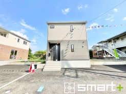 ～優しい印象の外観～
・環境にも馴染みやすく汚れもあまり目立たない淡い色味の外観は、落ち着いた雰囲気を醸し出してくれますね。
・ナチュラルな色調が優しい印象を与えてくれます。
