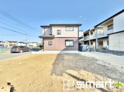 ～ベタ基礎でしっかりとした土台～
・コンクリートの中に鉄筋を配し強度を高めた「ベタ基礎」を採用。
・しっかりとした土台を造ったうえで、その上に建物が築造されていきます。
