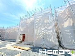 ～ご家族を守る「耐震等級３」～
・住宅性能評価において「耐震等級３」を取得。地震に強い家であることが証明されております。
・倒壊の恐れが低くなりますので、地震保険が半額になるメリットも。
