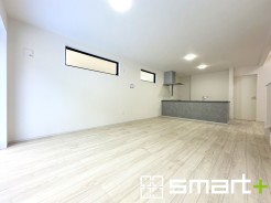 ～余裕の空間が広がるＬＤＫ～
・２１．２帖あるＬＤＫはご家族団らんのお時間を余裕の広さで演出してくれます。
・ご内覧の際は家具の配置などもイメージしながらご覧くださいませ。
