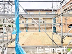 ～ご家族を守る「耐震等級３」～
・住宅性能評価において「耐震等級３」を取得。地震に強い家であることが証明されております。
・倒壊の恐れが低くなりますので、地震保険が半額になるメリットも。
(１号棟)