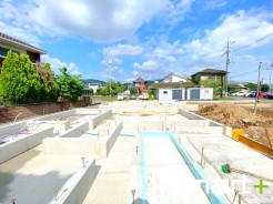 ～ご家族を守る「耐震等級３」～
・住宅性能評価において「耐震等級３」を取得。地震に強い家であることが証明されております。
・倒壊の恐れが低くなりますので、地震保険が半額になるメリットも。
(１号棟)