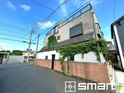 ～更地でお渡しいたします～
・現況古家が建っておりますが、売主負担にて更地にしてお渡しいたします。
・解体費用が掛からない分、トータルの金額を抑える事が可能です。
