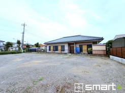 ゆとりある広い敷地が日々の暮らしに心地よい開放感をもたらし、健やかな毎日を支えてくれます
