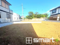 ～ベタ基礎でしっかりとした土台～
・コンクリートの中に鉄筋を配し強度を高めた「ベタ基礎」を採用。
・しっかりとした土台を造ったうえで、その上に建物が築造されていきます。
