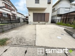 ～駐車場ももちろんございます～
・駐車場もありますので、お車をご利用される方にもお勧めのお住まいです。
・カーポートなどのオプションもお気軽にご相談くださいませ。
