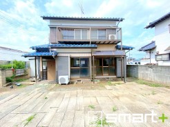 ～綺麗にお使いの外観～
・外観も綺麗にお使いなので、築年数を感じさせない見た目となっております。
・外壁や屋根のリフォームなどをお考えの方もお気軽にご相談くださいませ。
