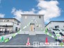 ～閑静な住宅街の立地～
・周辺は閑静な住宅街となっておりますので、静かな暮らしをご実現いただけます。
・前面道路の交通量も多くないので、小さなお子様がいるご家庭でもご安心ですね。
(１号棟)