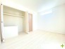 ～２面採光の明るいお部屋～
・洋室は２面採光とする事で穏やかな陽の入る明るい空間となっております。
・くつろぎのプライベート時間を明るい空間で穏やかにお過ごしいただけます。
