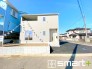 ～閑静な住宅街の立地～
・周辺は閑静な住宅街となっておりますので、静かな暮らしをご実現いただけます。
・前面道路の交通量も多くないので、小さなお子様がいるご家庭でもご安心ですね。
