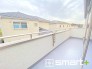 ～洗濯物も干しやすいバルコニー～
・陽当たり良好な南側のバルコニーは２部屋から出入りができて毎日のお洗濯も快適。
・テラス屋根等のオプションもお気軽にご相談くださいませ。
